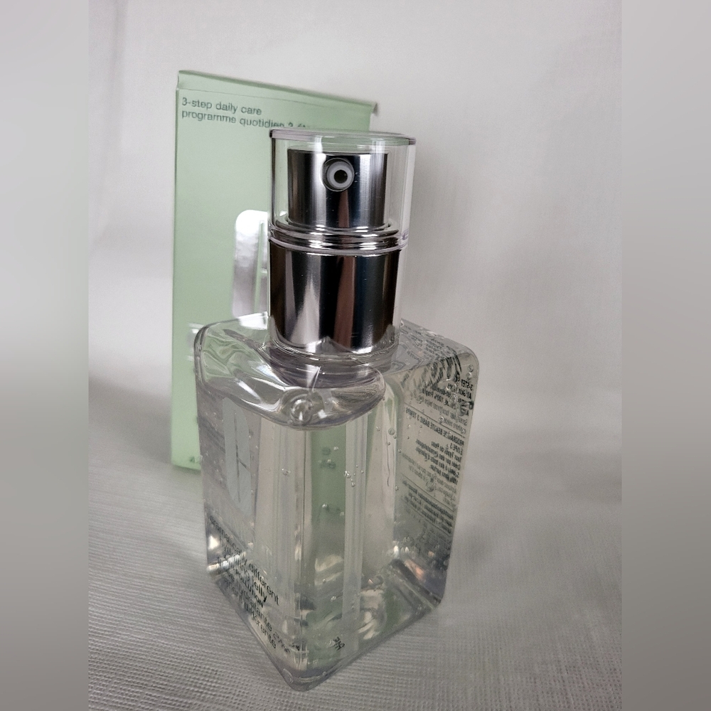 Clinique Dramatically Different Hydrating Jelly 4.2 Ounces - Picture 3 of 3